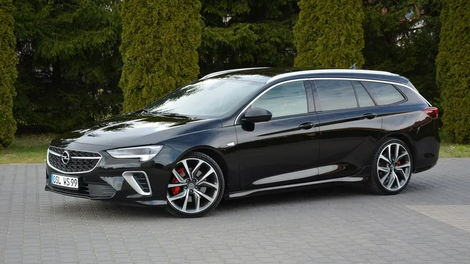 OPEL Insignia -