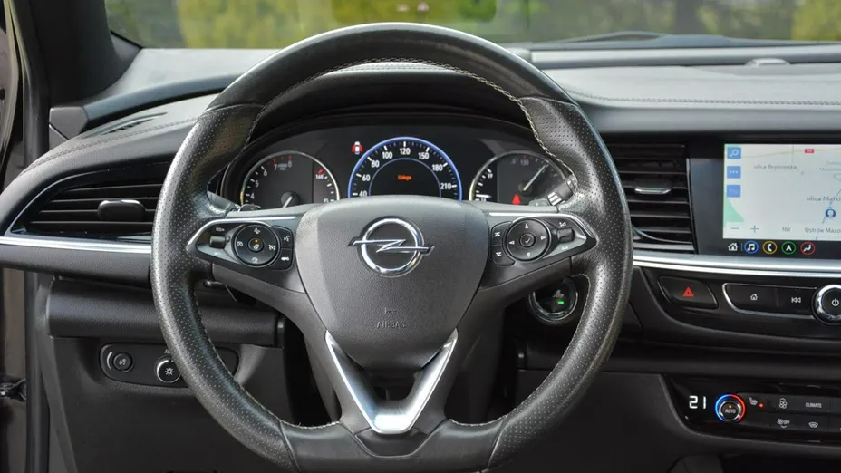 OPEL Insignia -