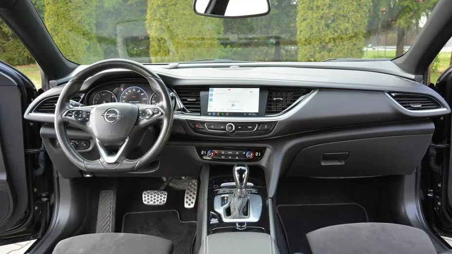 OPEL Insignia -