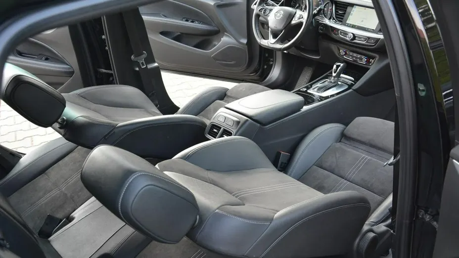 OPEL Insignia -