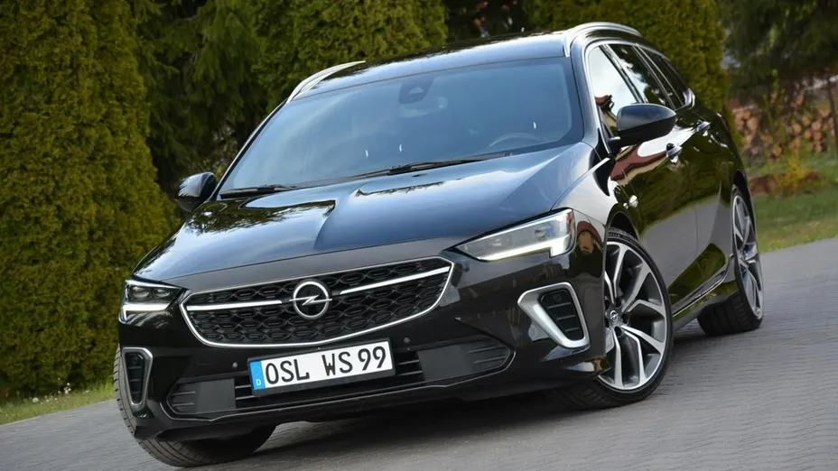 OPEL Insignia -
