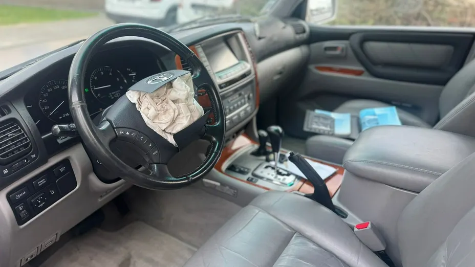 TOYOTA Land Cruiser -