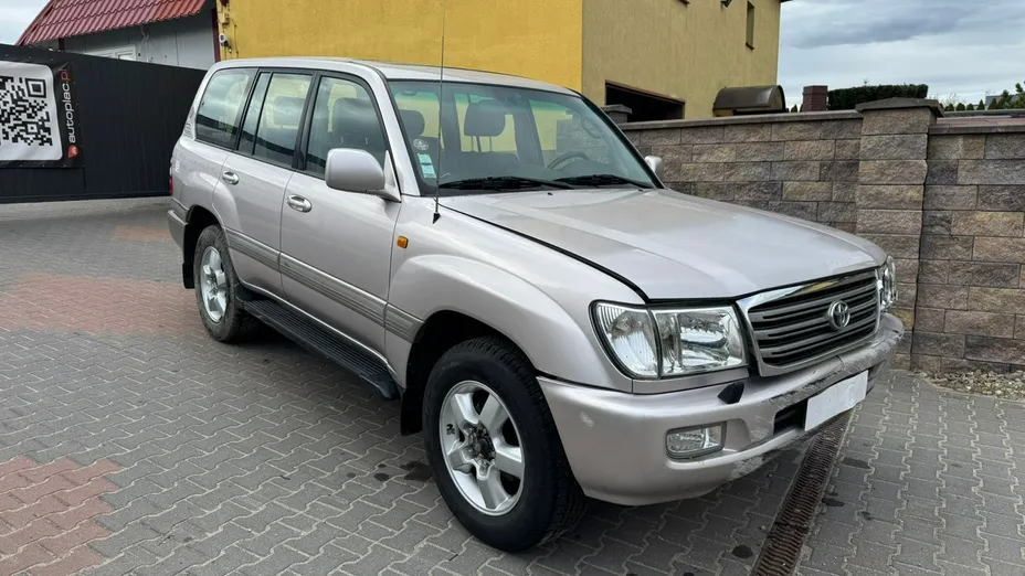 TOYOTA Land Cruiser -