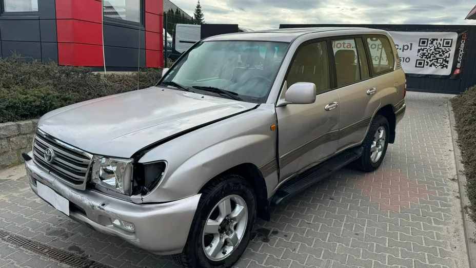 TOYOTA Land Cruiser -