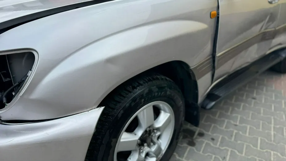 TOYOTA Land Cruiser -