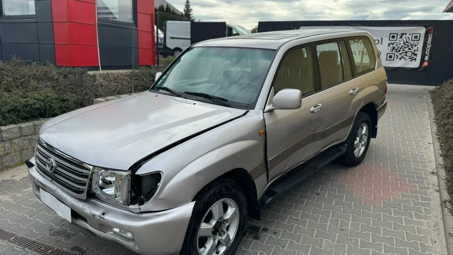 TOYOTA Land Cruiser -