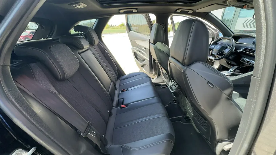 PEUGEOT 3008 -