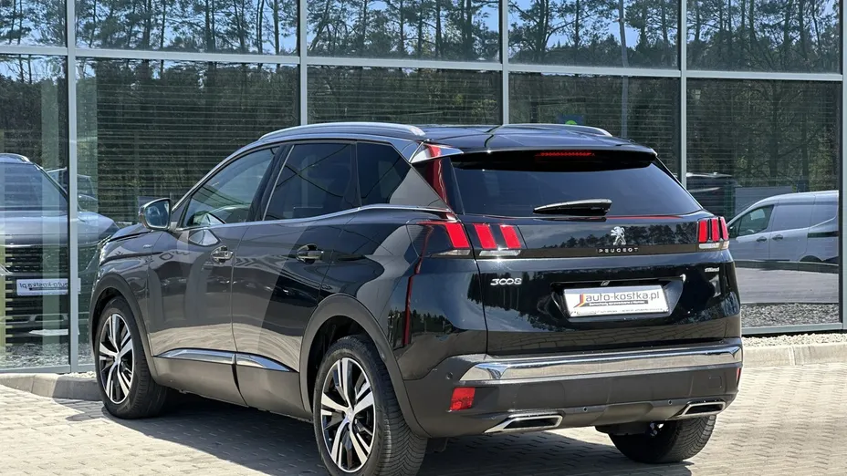 PEUGEOT 3008 -