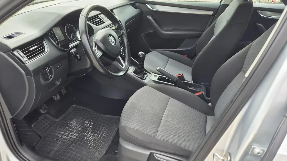 SKODA Octavia -