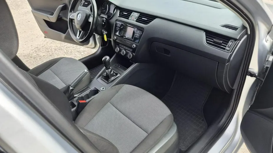 SKODA Octavia -