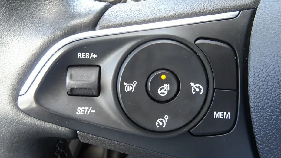 OPEL Crossland X -