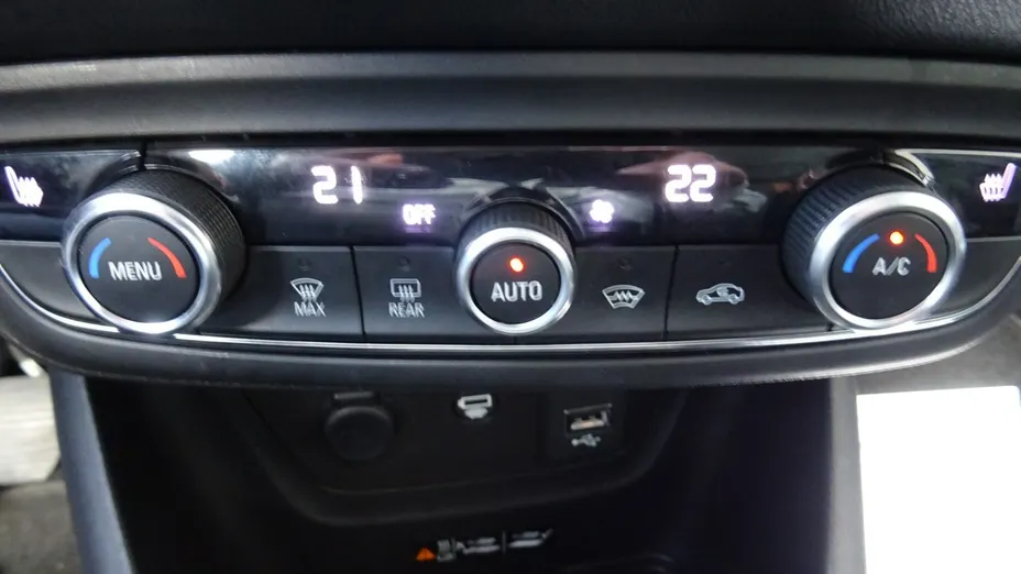 OPEL Crossland X -
