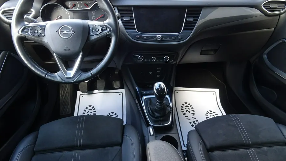 OPEL Crossland X -