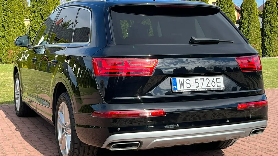 AUDI Q7 -
