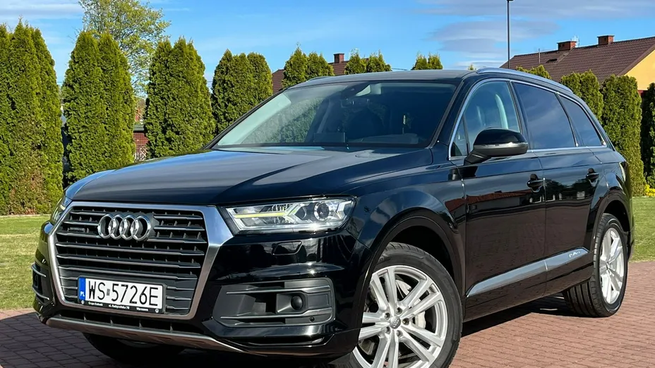 AUDI Q7 -
