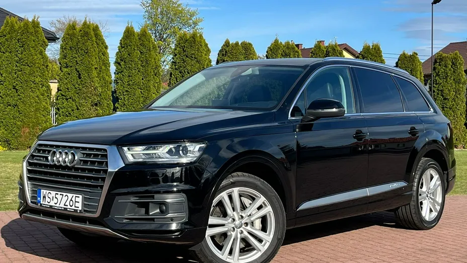 AUDI Q7 -
