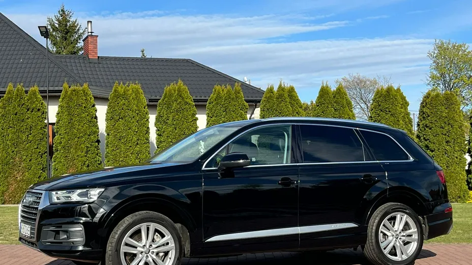 AUDI Q7 -