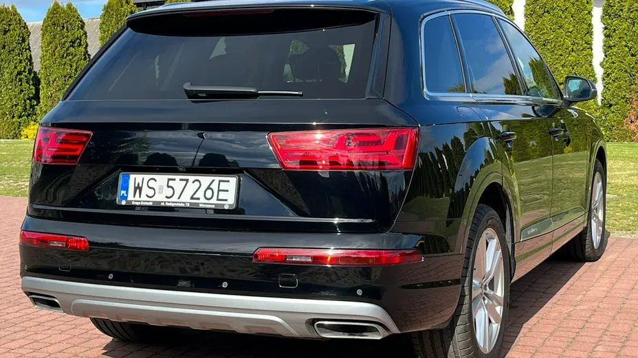 AUDI Q7 -