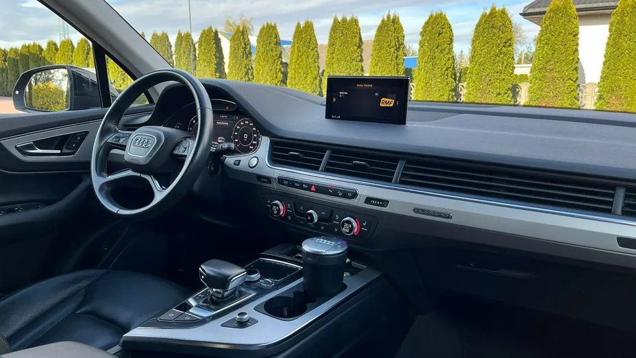 AUDI Q7 -