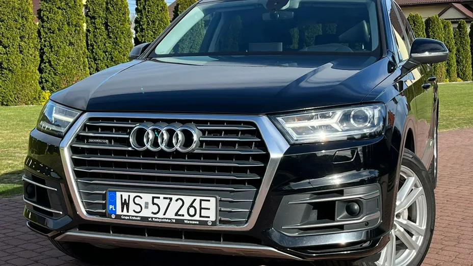 AUDI Q7 -
