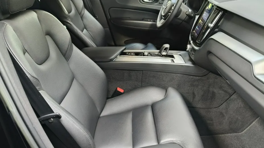 VOLVO XC60 -