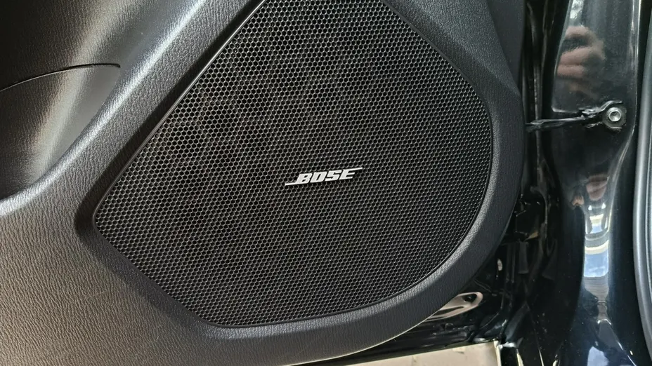 MAZDA 3 -