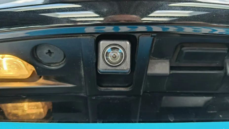MAZDA 3 -