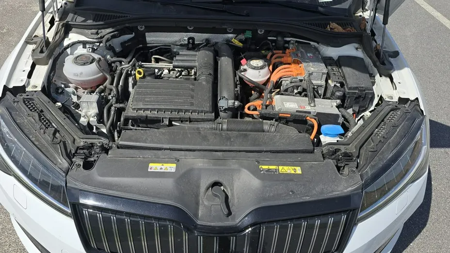 SKODA Superb -