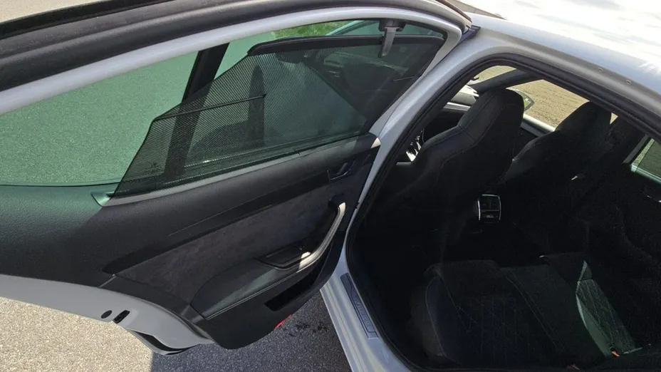 SKODA Superb -