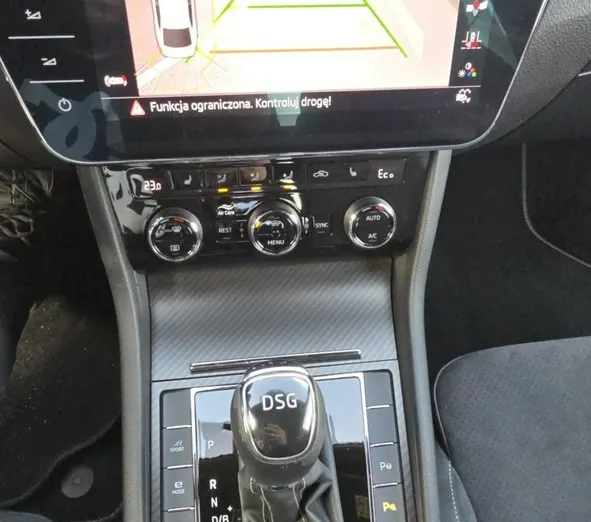 SKODA Superb -