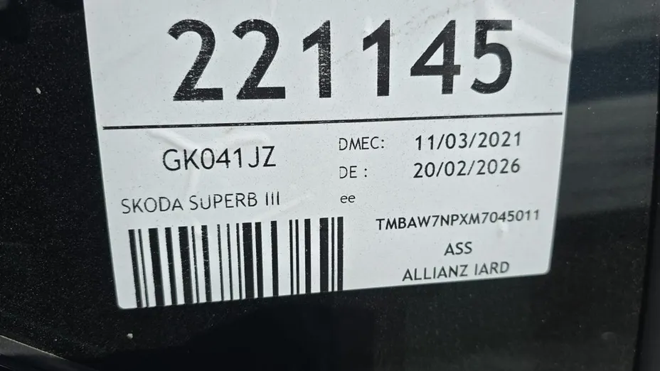 SKODA Superb -