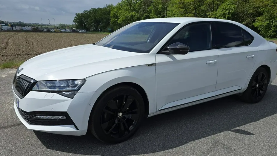 SKODA Superb -