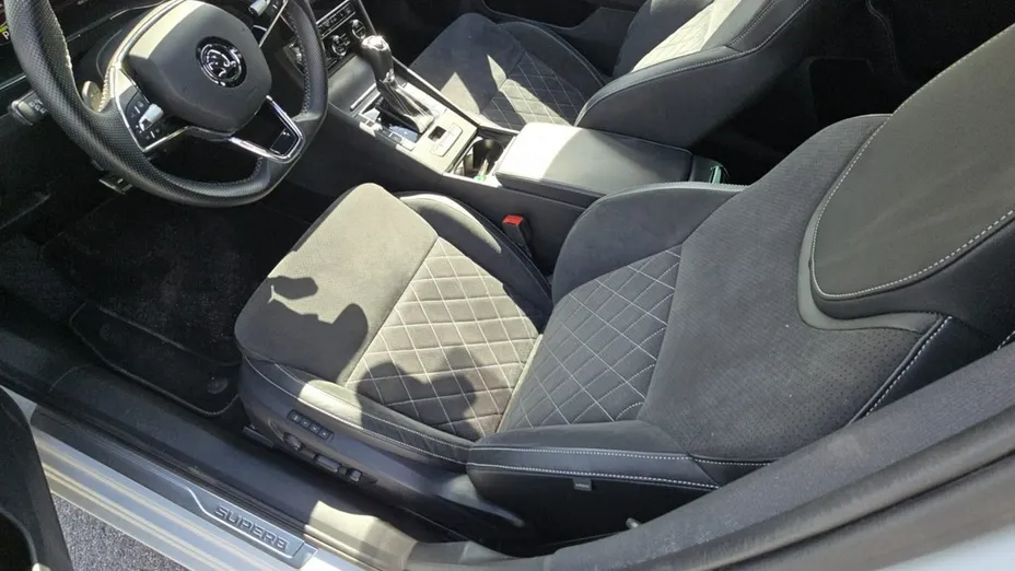 SKODA Superb -