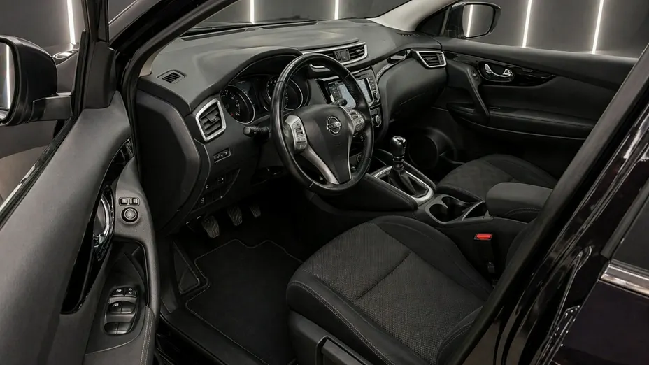 NISSAN Qashqai -