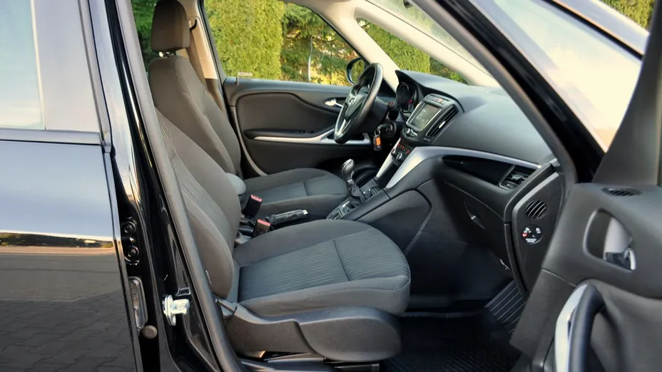 OPEL Zafira -