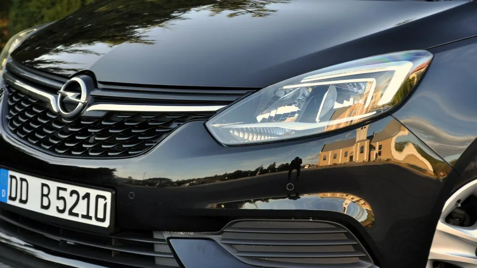 OPEL Zafira -