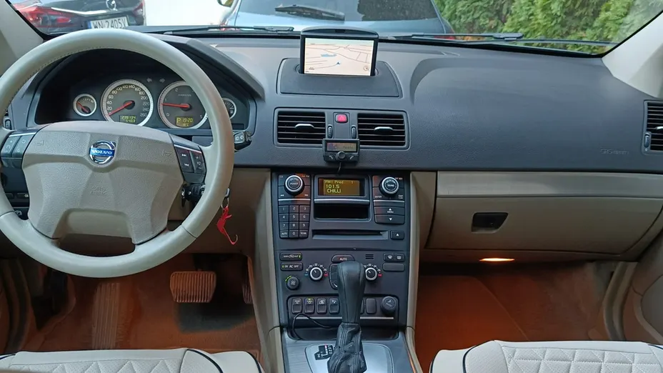 VOLVO XC90 -