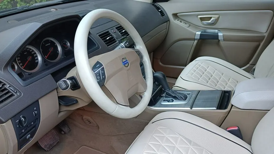 VOLVO XC90 -
