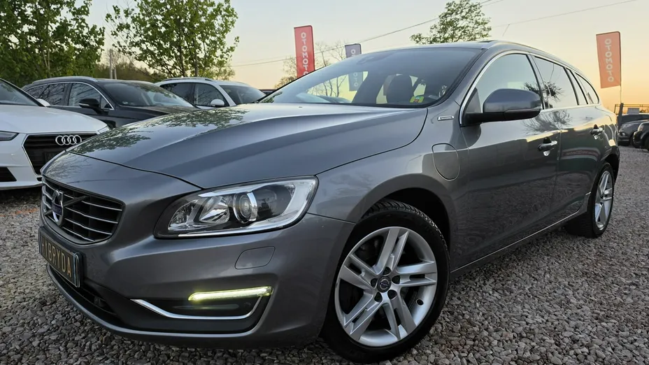 VOLVO V60 -
