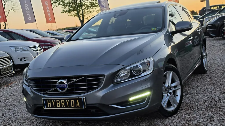 VOLVO V60 -