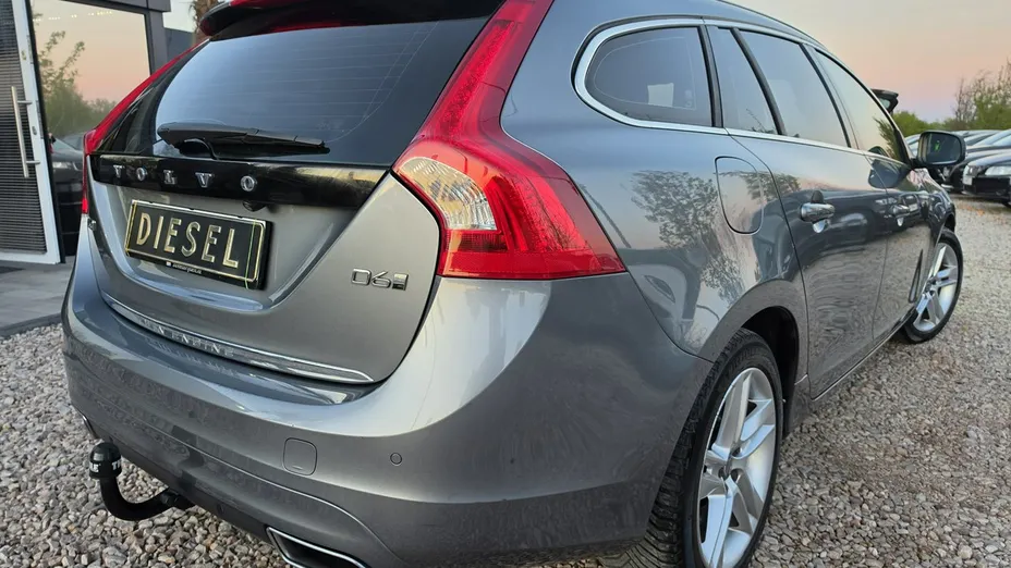 VOLVO V60 -