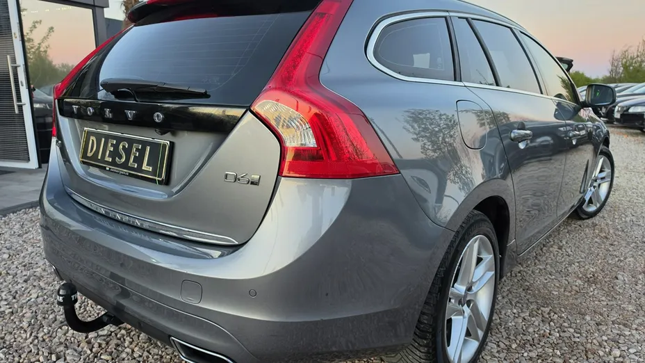 VOLVO V60 -