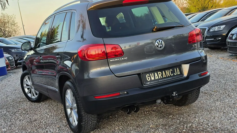 VOLKSWAGEN Tiguan -