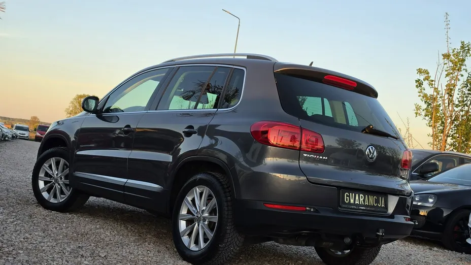 VOLKSWAGEN Tiguan -