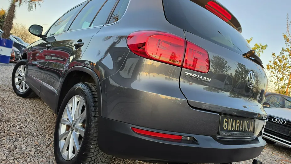 VOLKSWAGEN Tiguan -