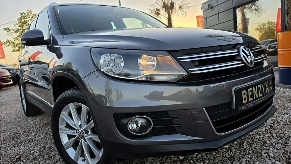 VOLKSWAGEN Tiguan -