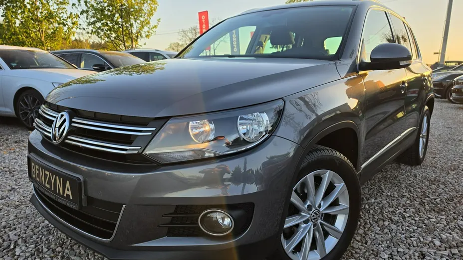 VOLKSWAGEN Tiguan -