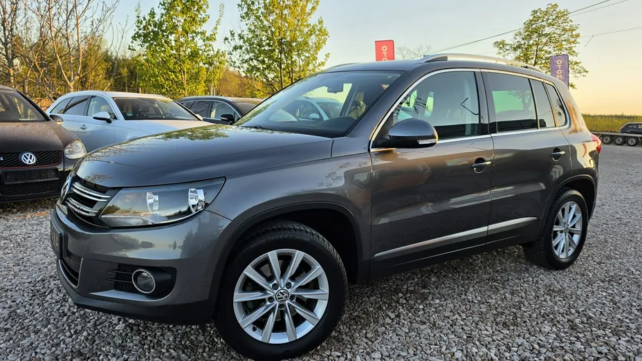 VOLKSWAGEN Tiguan -