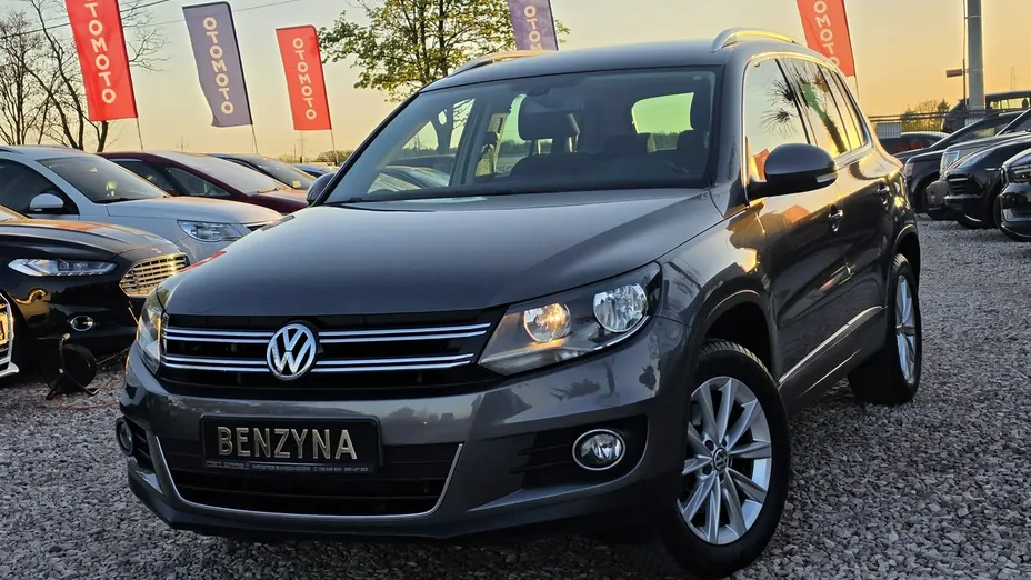 VOLKSWAGEN Tiguan -