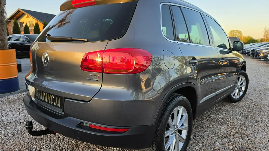 VOLKSWAGEN Tiguan -